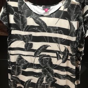 Black & cream pullover blouse